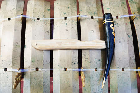 伝統的なバリ風パーカッション楽器 - 真鍮木琴ジェゴグ ハンマー