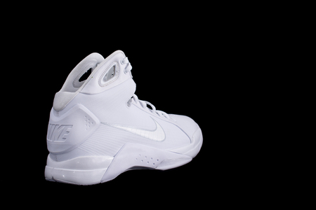 schwarz und weiß hoch top basketball schuhe schwarz und weiß hoch top basketball schuhe