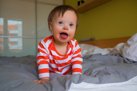 ダウン症の男の子のかわいい赤ちゃんの肖像画 の写真素材 画像素材 Image