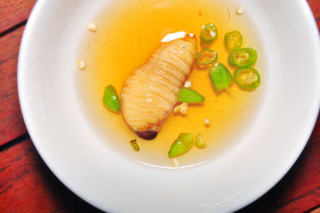 レッド パーム ゾウムシの幼虫またはココナッツ ワームまたはビンズオン ドゥアやサゴ ワーム ヤシオオオサゾウムシ ベトナムから の写真素材 画像素材 Image