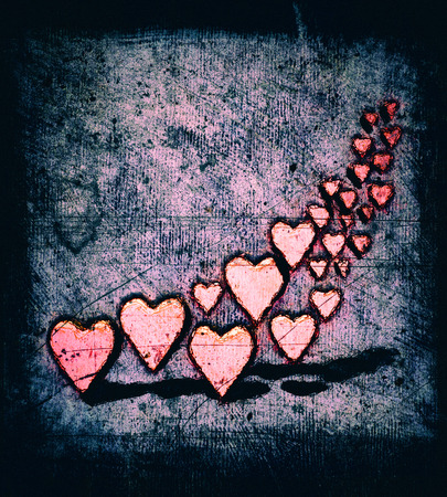 Grungy Bosquejo La Forma De Corazon En 3d Iluminado Por Un Solo Con Sombra Difusa Estilo De Dibujo De Lapiz De Color Con Vineta De Desenfoque Oscuro Y Aranazos Forma De Corazon