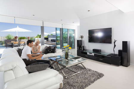 Woonkamer modern royalty vrije fotos, plaatjes, beelden en stock ... Woonkamer modern banken