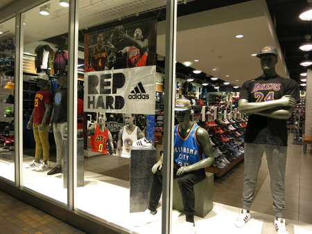 skechers store honolulu