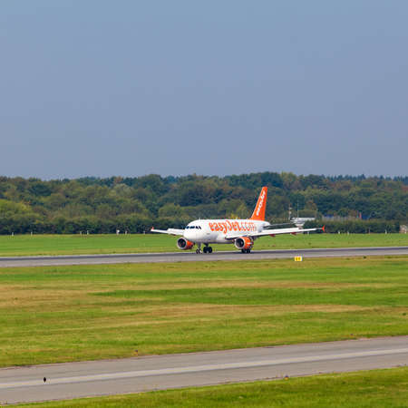 ハンブルク ドイツ 9 月 8 日 14 年 9 月 8 日にイージー ジェット航空会社エアバス A319 111 にハンブルク空港から休みを取る イージー ジェットは イギリスの低コスト航空会社 の写真素材 画像素材 Image ハンブルク ドイツ 9 月 8 日 14 年 9 月 8 日にイージー ジェット航空会社エアバス A319 111 にハンブルク空港から休みを取る イージー ジェットは イギリスの低コスト航空会社 の写真素材 画像素材 Image