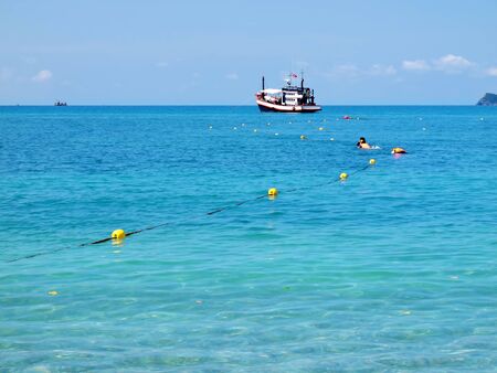 ハイパーベンチレーションとカム島島 サッタヒープ チョンブリ タイでクルージング の写真素材 画像素材 Image