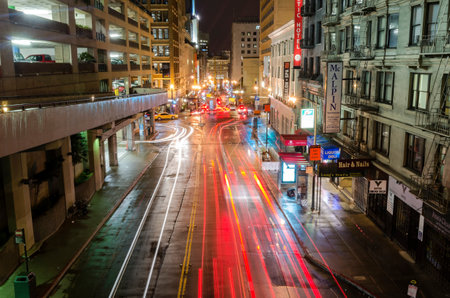 アメリカ合衆国カリフォルニア州北部の San Francisco 中華街の夜景 お店を通り 中国の標識の伝統的な赤いランプ提灯のビュー の写真素材 画像素材 Image アメリカ合衆国カリフォルニア州北部の San Francisco 中華街の夜景 お店を通り 中国の標識の伝統的な赤いランプ提灯のビュー の写真素材 画像素材 Image