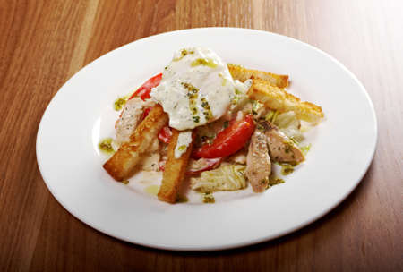 pollo a la plancha con ensalada mediterranea