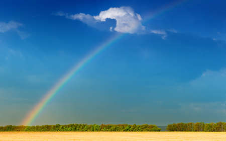雨と虹と雨の風景と虹 の写真素材 画像素材 Image 雨と虹と雨の風景と虹 の写真素材 画像素材 Image
