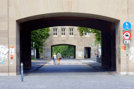 マインツ ドイツ 17 年 8 月 6 日 マックス プランク化学 17 年 8 月 6 日にマインツのヨハネス グーテンベルク 大学のグラウンドで オットー ハーン研究所の入り口の看板 の写真素材 画像素材 Image マインツ ドイツ 17 年 8 月 6 日 マックス プランク化学 17 年 8 月 6 日にマインツのヨハネス グーテンベルク 大学のグラウンドで オットー ハーン研究所の入り口の看板 の写真素材 画像素材 Image