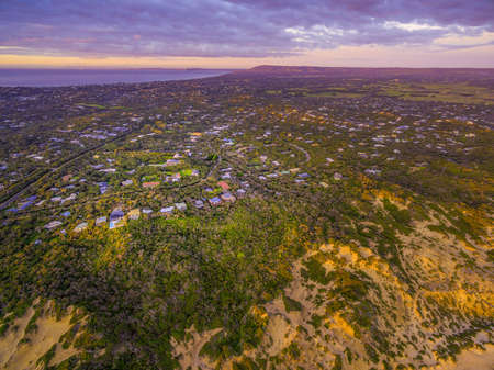 日の出の美しいモーニントン半島郊外の空撮 メルボルン オーストラリア の写真素材 画像素材 Image