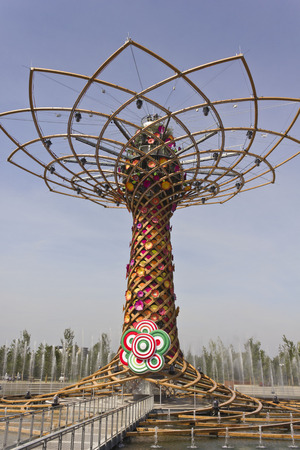 Milan, italy - june 29 1015: albero della vita at expo 2015 in milan, symbol of italy at the exhibition, with nobody around