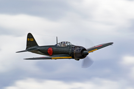 航空ショーで飛ぶ飛行機日本第二次世界大戦ゼロ戦闘機 の写真素材 画像素材 Image 航空ショーで飛ぶ飛行機日本第二次世界大戦ゼロ戦闘機 の写真素材 画像素材 Image