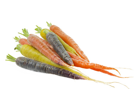 a carrot: cà rốt với màu sắc khác nhau trên nền trắng Kho ảnh