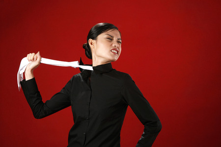 ビジネスマンの彼を緩める襟し ネクタイ の写真素材 画像素材 Image