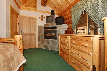 Log cabin nagy bútorokkal és rusztikus hangulatát. royalty free ... Rusztikus hálószoba