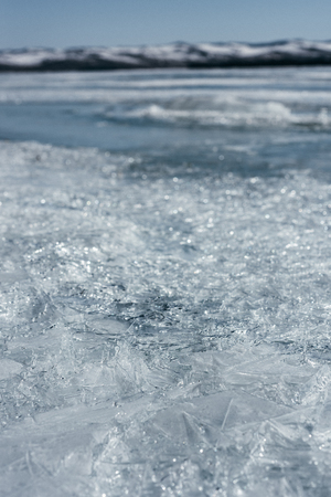 美しい明確な氷と山の景色は バイカル湖に亀裂します 世界で最大かつ最もきれいな湖のユニークな素敵なきれいな クールな氷 の写真素材 画像素材 Image 美しい明確な氷と山の景色は バイカル湖に亀裂します 世界で最大かつ最もきれいな湖のユニークな素敵なきれいな クールな氷 の写真素材 画像素材 Image