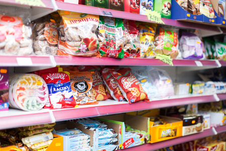 バルセロナ スペイン 15 年 3 月 22 日 お菓子とスペインの平均ポーランド スーパー菓子セクションでケーキ各種 の写真素材 画像素材 Image バルセロナ スペイン 15 年 3 月 22 日 お菓子とスペインの平均ポーランド スーパー菓子セクションでケーキ各種 の写真素材 画像素材 Image