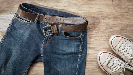Piernas Hombre De La Manera En Pantalones índigo Azul Marino Piernas Hombre De La Manera En Pantalones índigo Azul Marino