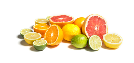 色違いの白で隔離柑橘類をカットします スライスしたレモン オレンジ ライム グレープ フルーツ平面図です コピーのテキストのための領域 の写真素材 画像素材 Image 色違いの白で隔離柑橘類をカットします スライスしたレモン オレンジ ライム グレープ フルーツ平面図です コピーのテキストのための領域 の写真素材 画像素材 Image