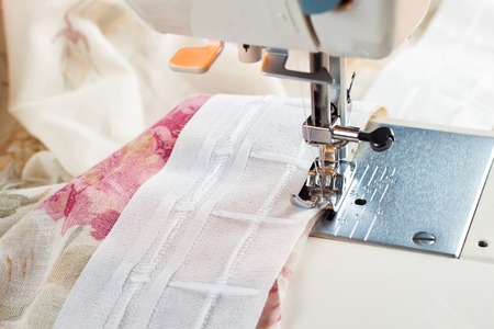 Procédé De Couture D\'une Bande De Rideau Sur La Machine à Coudre ... Procédé De Couture D\'une Bande De Rideau Sur La Machine à Coudre ...