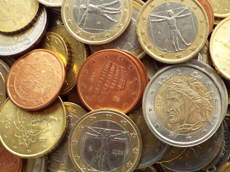 ギリシャとドイツのユーロ コイン ギリシャとドイツのユーロ硬貨のノートで 50 ユーロ ヨーロッパの地図の上に横たわる の写真素材 画像素材 Image ギリシャとドイツのユーロ コイン ギリシャとドイツのユーロ硬貨のノートで 50 ユーロ ヨーロッパの地図の上に横たわる の写真素材 画像素材 Image