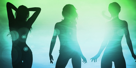 ナイトクラブでクラブに行く女性とパーティー の写真素材 画像素材 Image