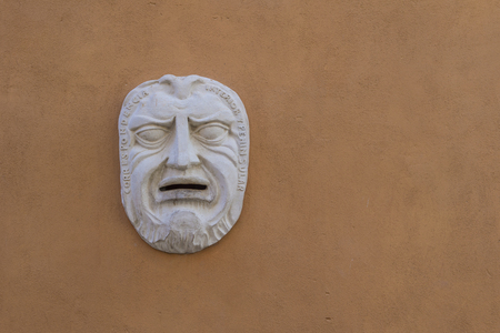 134.贅沢アルパカ素材◎伊ナポリの至宝「マリオムスカリエッロ」リッチなグレージュ色で魅せる!!!至極の1枚仕立てチェスターコート 44 S 聖母マリア、ステンド グラスの窓で、聖マルティン教会