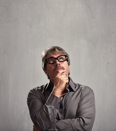 Denken Mann Lizenzfreie Fotos Bilder Und Stock Fotografie