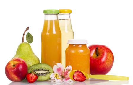 La Nourriture Pour Bebe Panier Jus Purees Et Des Fruits Isoles Sur Fond Blanc Banque D Images Et Photos Libres De Droits Image La Nourriture Pour Bebe Panier Jus Purees Et Des Fruits Isoles Sur Fond Blanc Banque D Images Et Photos Libres De Droits Image