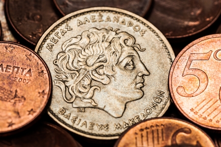 フクロウ 知恵の古代のシンボル と 5 セントの硬貨の間でギリシャの 1 つのユーロ硬貨 の写真素材 画像素材 Image 11139526