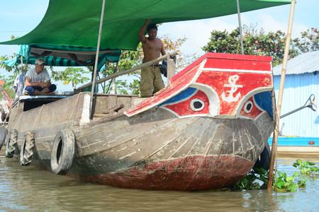 ソックトラン ベトナム 16年2月2日 ベトナム ソックチャンのメコン川の水上市場の人々 メコン川は東南アジアで最も長い川で アジアで7番目に 長い川です の写真素材 画像素材 Image ソックトラン ベトナム 16年2月2日 ベトナム ソックチャンのメコン川の水上市場の人々 メコン川は東南アジアで最も長い川で アジアで7番目に 長い川です の写真素材 画像素材 Image