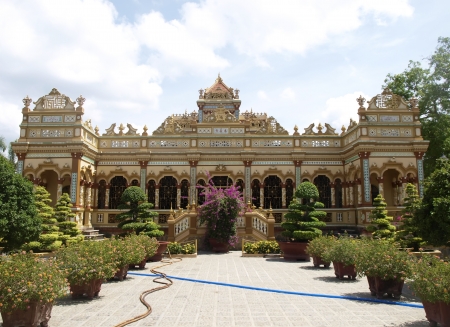 The landscape of Saigon: Chùa Vĩnh Tràng