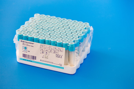 ベルリン ドイツ 14 年 5 月 15 日 バキュテナー管 実験室の血液サンプルを集める真空管 の写真素材 画像素材 Image