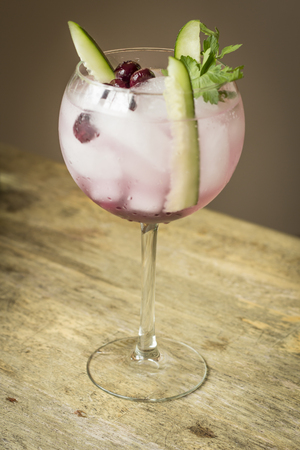 ブルーベリーの木とキュウリのスライスと韓国焼酎カクテル の写真素材 画像素材 Image ブルーベリーの木とキュウリのスライスと韓国焼酎カクテル の写真素材 画像素材 Image