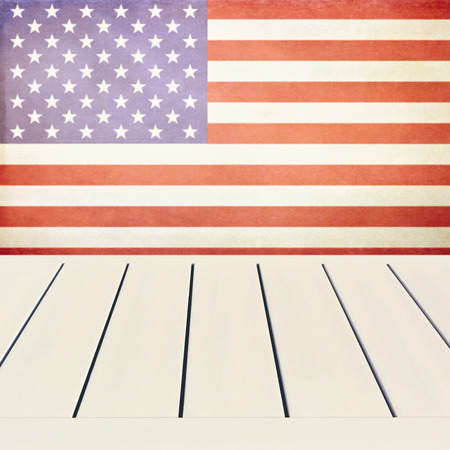 半額 3drose アメリカ国旗 タイトル文字入りレンガ壁に描かれた2つのアメリカ国旗 ウォールクロック 15 X 15インチ Dpp 3 掛け時計 壁掛け時計 Inspektorat Surakarta Go Id