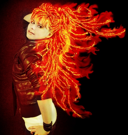 燃えるような長い髪を持つ若い女性をダンス の写真素材 画像素材 Image 燃えるような長い髪を持つ若い女性をダンス の写真素材 画像素材 Image