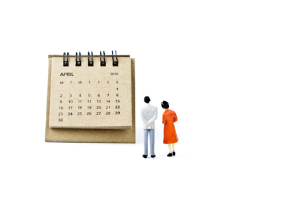 5月 2千18年のカレンダーと2つのミニチュアプラスチックフィギュア 白い背景に男と女 将来の計画は 結婚 結婚式や妊娠 の写真素材 画像素材 Image 5月 2千18年のカレンダーと2つのミニチュアプラスチックフィギュア 白い背景に男と女 将来の計画は 結婚 結婚式や妊娠 の写真素材 画像素材 Image