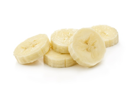 banana: Chuối lát cô lập trên một màu trắng