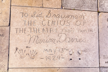 6 月ハリウッド大通りでマリオン デイヴィスのロサンゼルス 6 月 26 日 手形ロサンゼルスで 26 12 チャイニーズ シアターの前庭のコンクリートに約 0 の有名人の手形があります の写真素材 画像素材 Image 6 月ハリウッド大通りでマリオン デイヴィスのロサンゼルス 6 月 26 日 手形ロサンゼルスで 26 12 チャイニーズ シアターの前庭のコンクリートに約 0 の有名人の手形があります の写真素材 画像素材 Image