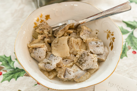 ニシンの酢漬けはヨーロッパで繊細さをバルト諸国 北欧 オランダ語 ドイツ語 ポーランド語 Sledzie 東スラヴ スコットランドおよびユダヤ人の 料理の一部となっています の写真素材 画像素材 Image ニシンの酢漬けはヨーロッパで繊細さをバルト諸国 北欧 オランダ語 ドイツ語 ポーランド語 Sledzie 東スラヴ スコットランドおよびユダヤ人の 料理の一部となっています の写真素材 画像素材 Image