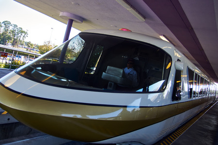 モノレール鉄道 ディズニーの世界 米国 フロリダ州オーランドで残しての現代的なリゾート の写真素材 画像素材 Image モノレール鉄道 ディズニーの世界 米国 フロリダ州オーランドで残しての現代的なリゾート の写真素材 画像素材 Image