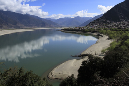 Spring in Linzhi - 83594630