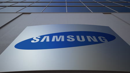 logo samsung: Outdoor signage board with Samsung logo. Modern office building. Editorial 3D rendering