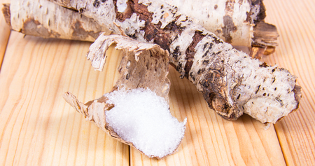 キシリトール 糖尿病患者の砂糖の代用 木製の背景にバーチ砂糖 の写真素材 画像素材 Image キシリトール 糖尿病患者の砂糖の代用 木製の背景にバーチ砂糖 の写真素材 画像素材 Image