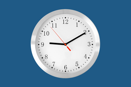 Resultado de imagen de reloj clasico fondo azul | Relojes Resultado de imagen de reloj clasico fondo azul | Relojes