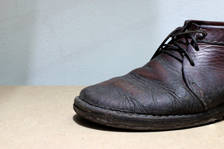 おしゃれなメンズ革靴暗いの抽象的な背景 秋 春の靴 茶色のブーツのクローズ アップ の写真素材 画像素材 Image 5916 おしゃれなメンズ革靴暗いの抽象的な背景 秋 春の靴 茶色のブーツのクローズ アップ の写真素材 画像素材 Image 5916