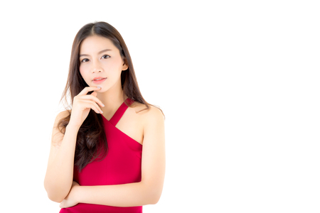 美しい若いアジア女性白い背景で隔離の肖像画の笑顔します 女性モデルのコンセプトです の写真素材 画像素材 Image