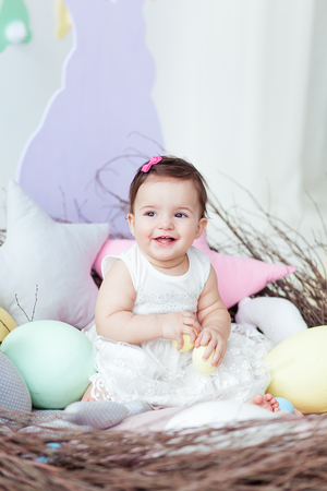 Bebe Au Nid De Paques Avec Des Oeufs Dans Un Costume Et Un Chapeau Concept De Vacances De Paques Nid Avec Bebe Banque D Images Et Photos Libres De Droits Image Bebe Au Nid De Paques Avec Des Oeufs Dans Un Costume Et Un Chapeau Concept De Vacances De Paques Nid Avec Bebe Banque D Images Et Photos Libres De Droits Image
