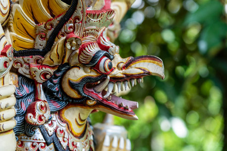 インドネシアアンティーク　伝統でき人形劇のヒンドゥー教の神様ガルーダの木彫り人形 インドネシアアンティーク 伝統でき人形劇のヒンドゥー教の神様