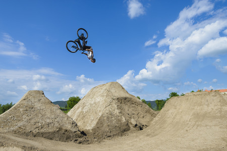 特別な傾斜路と自転車アクロバット ショー の写真素材・画像素材 